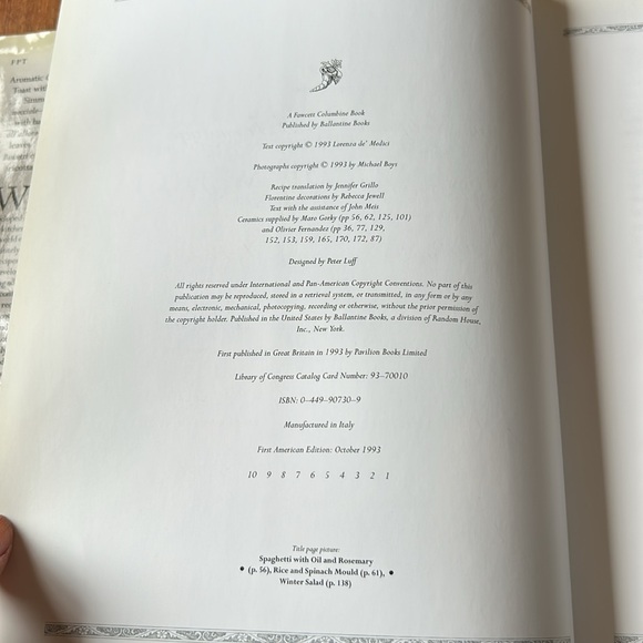 The Villa Table 300 Classic Italian Recipes 1st Ed 1993 De’Medici Hardcover Book - Picture 3 of 6